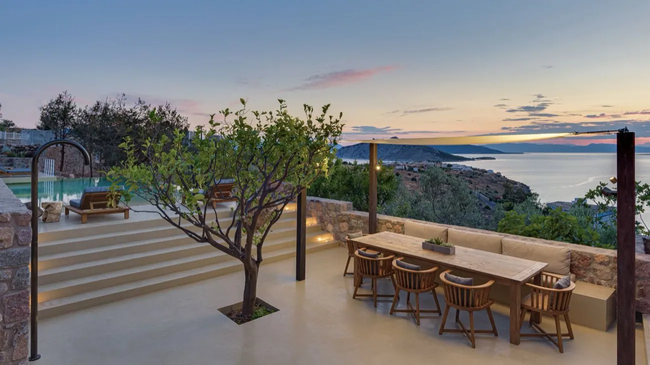 Sunset dinner table at Melitta